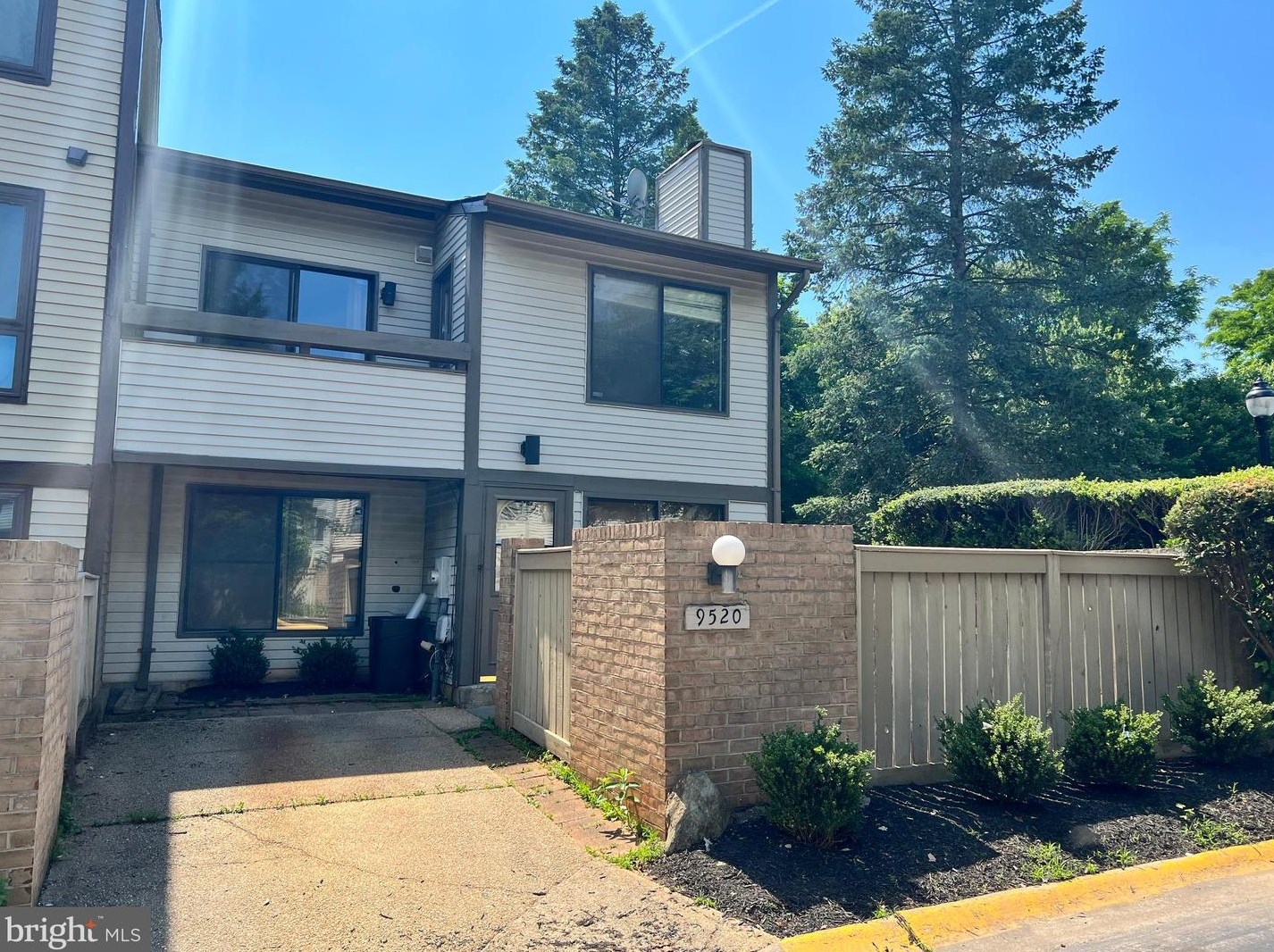 9520 Tunstall Pl, Gaithersburg MD  20886-0482 exterior