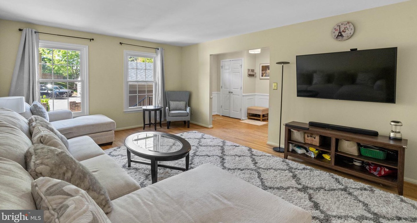 19809 Greenside Ter, Gaithersburg MD  20886-1904 exterior