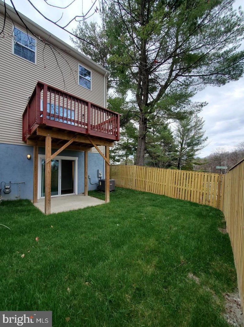 102 Garth Ter, Gaithersburg MD  20879-3222 exterior