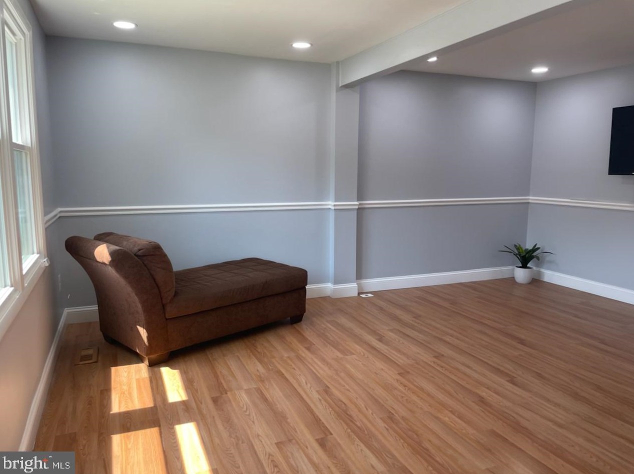10235 Millstream Dr, Gaithersburg MD  20886-1053 exterior
