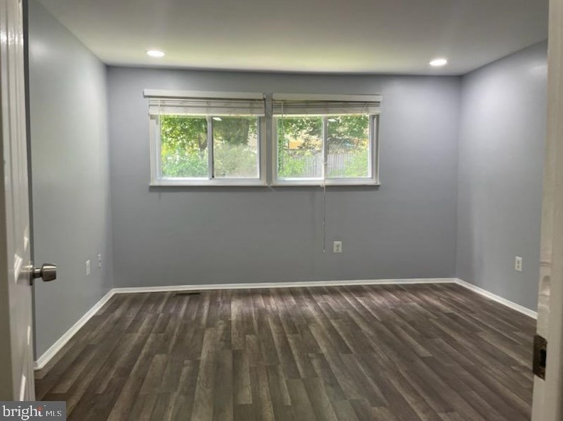 10235 Millstream Dr, Gaithersburg MD  20886-1053 exterior