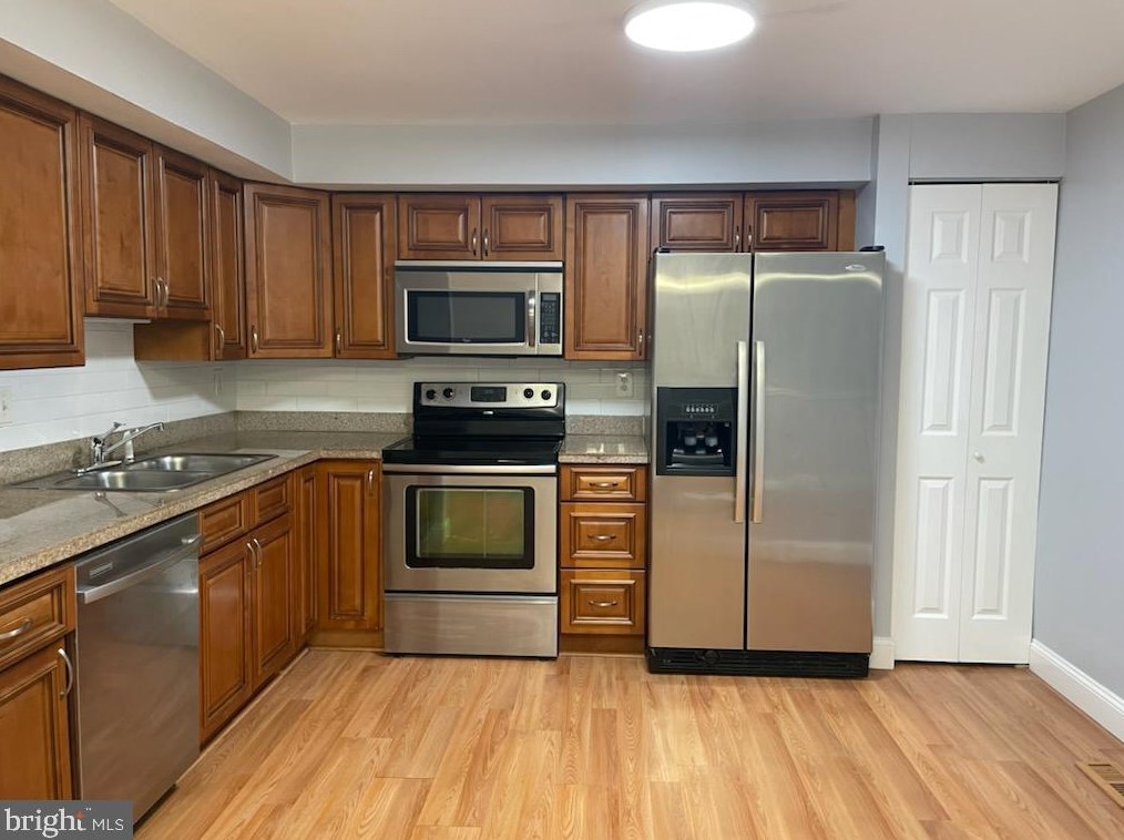 10235 Millstream Dr, Gaithersburg MD  20886-1053 exterior