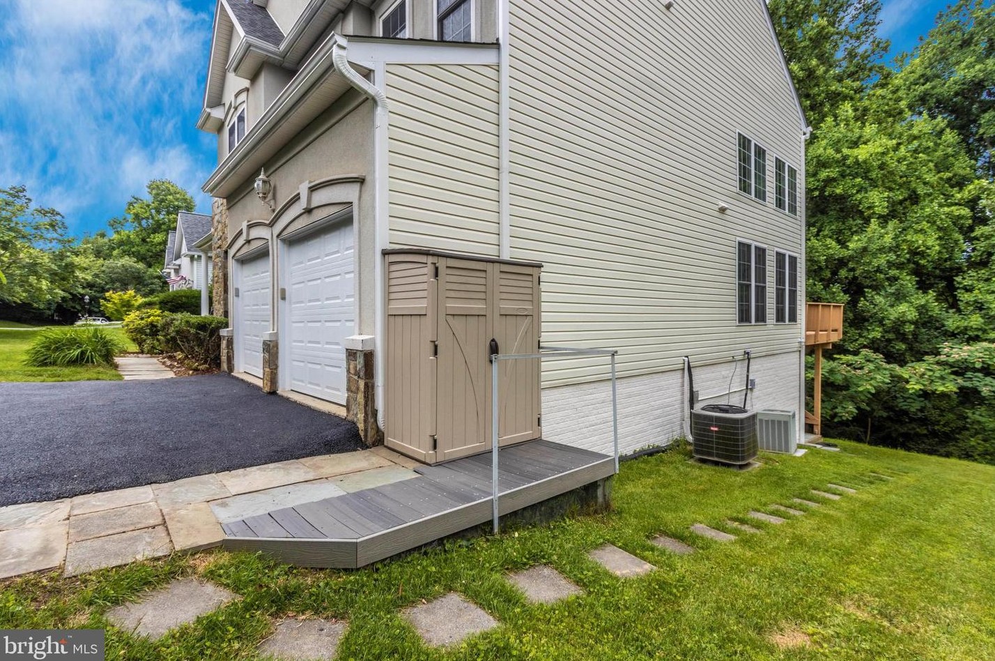 6 Sykes St, Gaithersburg MD  20877-3536 exterior