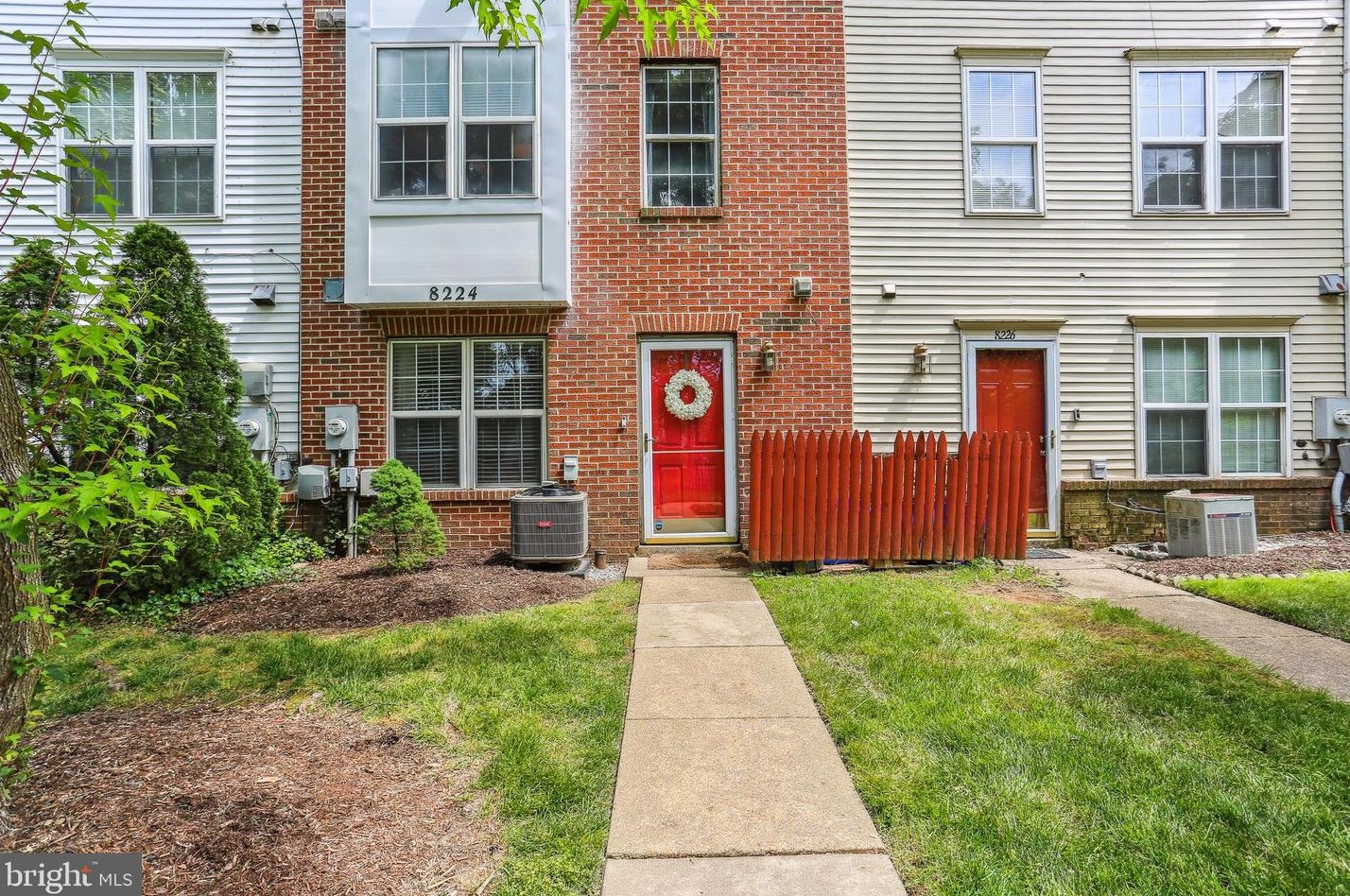 8224 Castlebury Ter, Gaithersburg MD  20879-5516 exterior