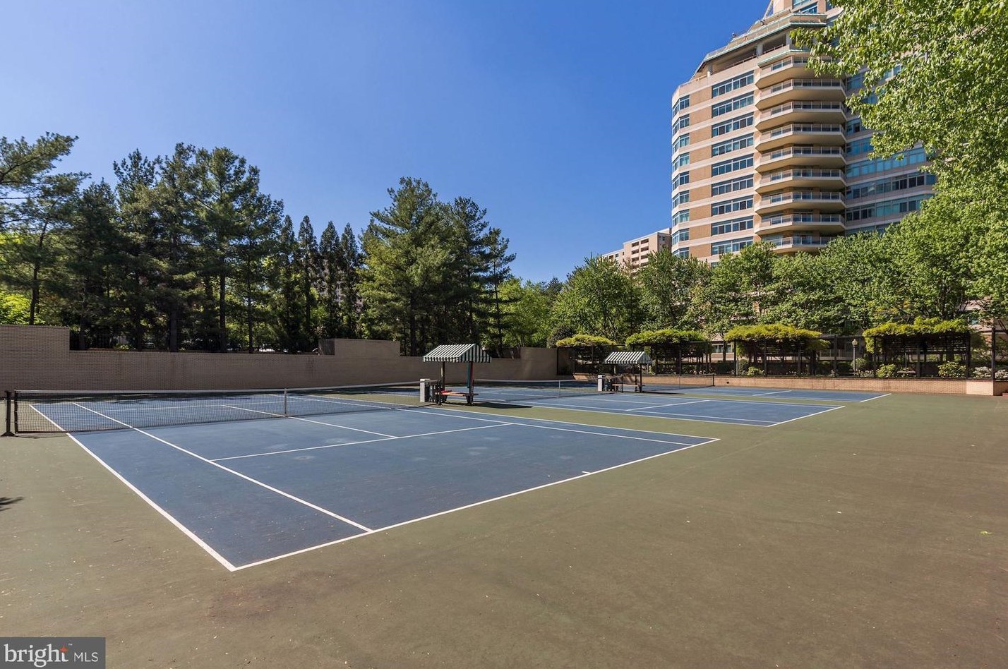 5600 Wisconsin Ave, Bethesda MD  20815-4405 exterior