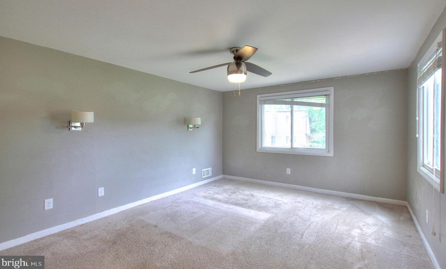 19043 Canadian Ct, Gaithersburg MD 20886-3939 exterior