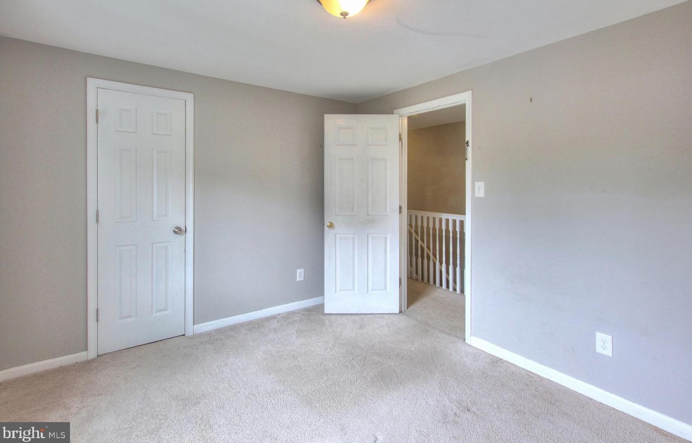 19043 Canadian Ct, Gaithersburg MD 20886-3939 exterior