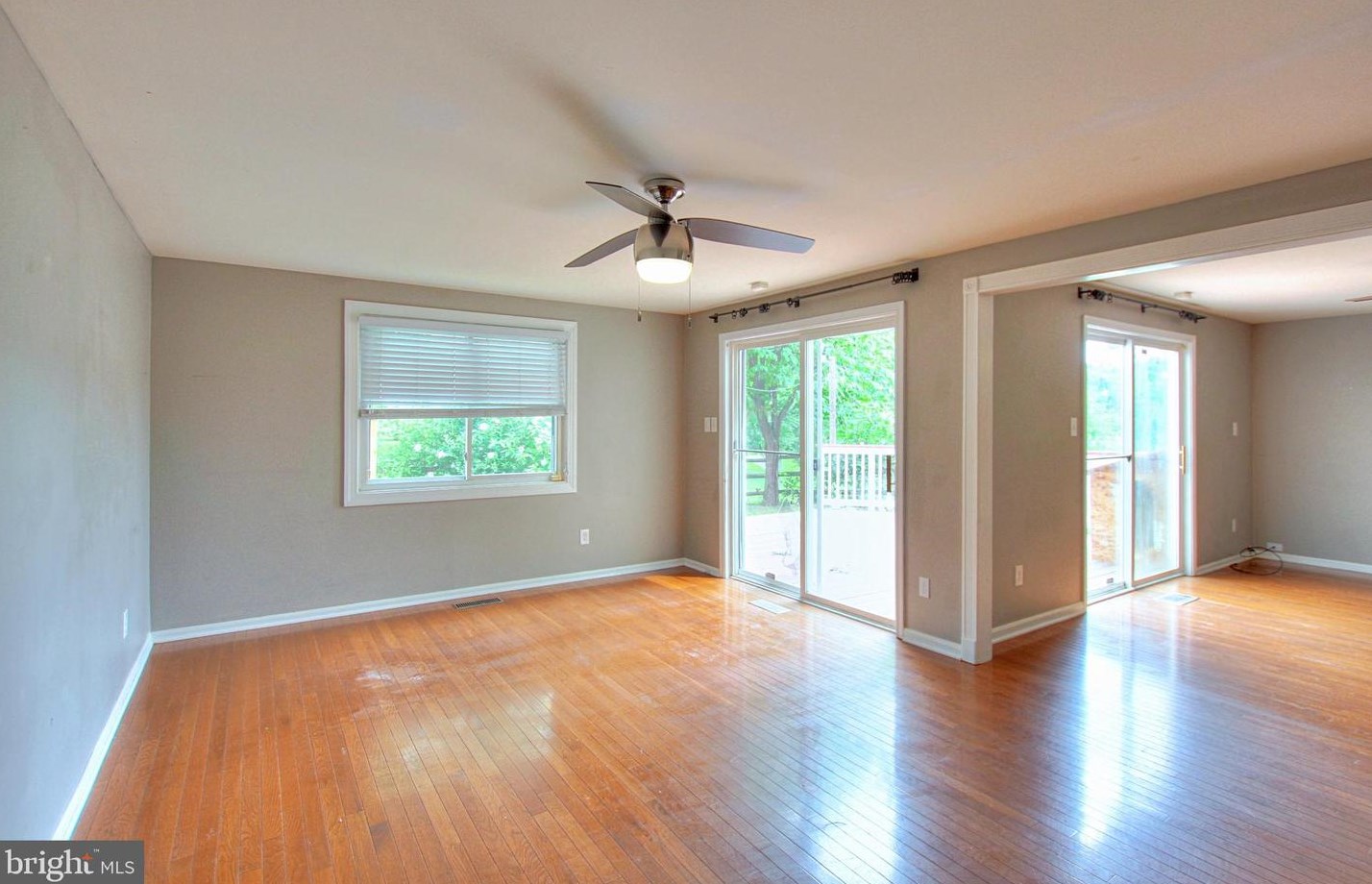 19043 Canadian Ct, Gaithersburg MD 20886-3939 exterior