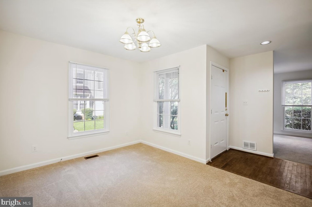 8612 Fountain Valley Dr, Gaithersburg MD  20886-5672 exterior