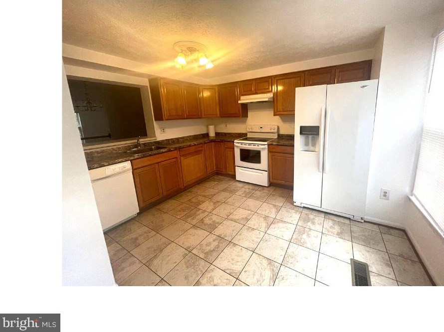 1032 Bayridge Ter, Gaithersburg MD  20878-1935 exterior
