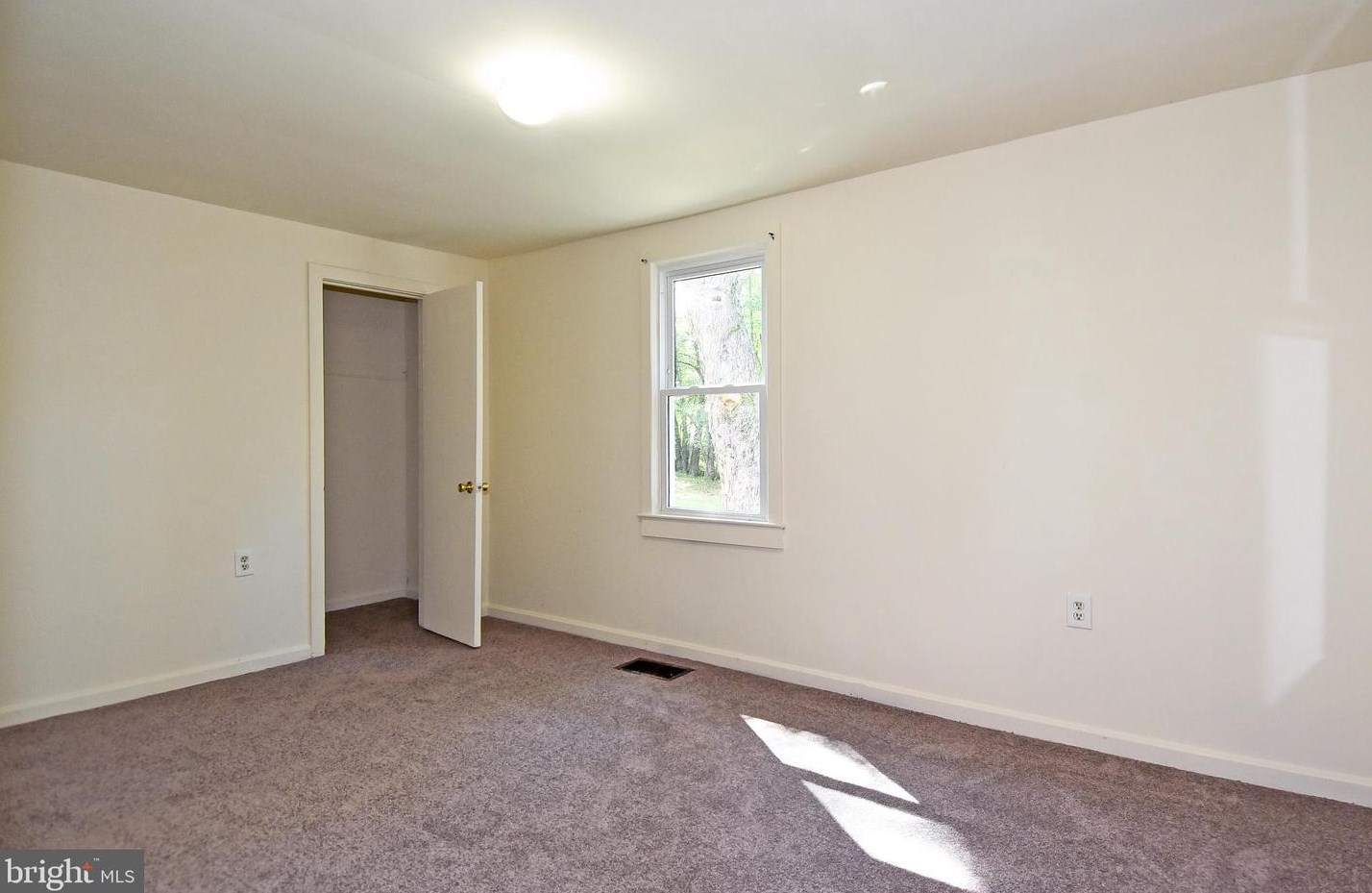 7520 Hawkins Creamery Rd, Gaithersburg MD 20882-3512 exterior