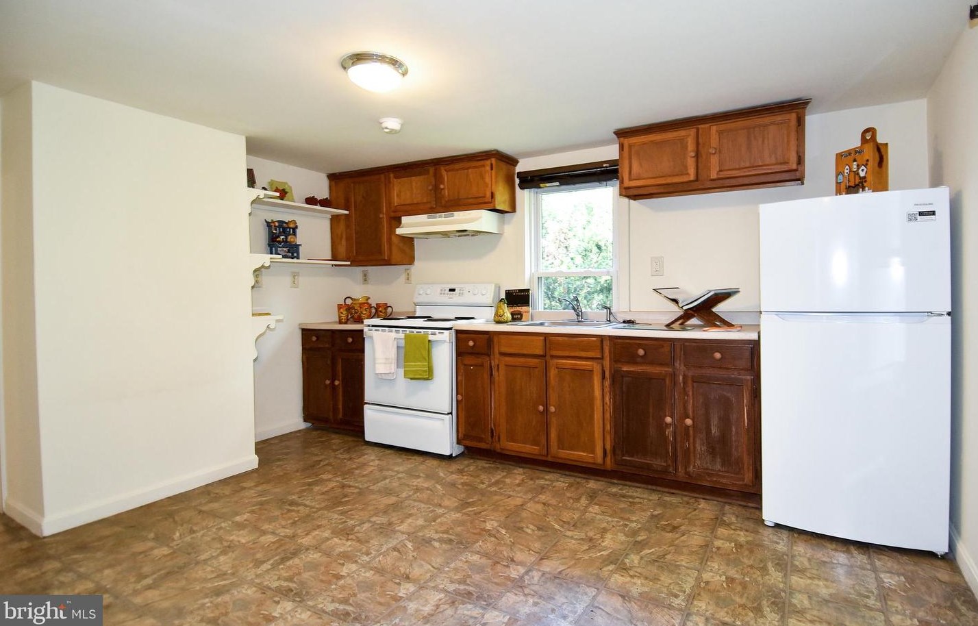 7520 Hawkins Creamery Rd, Gaithersburg MD 20882-3512 exterior