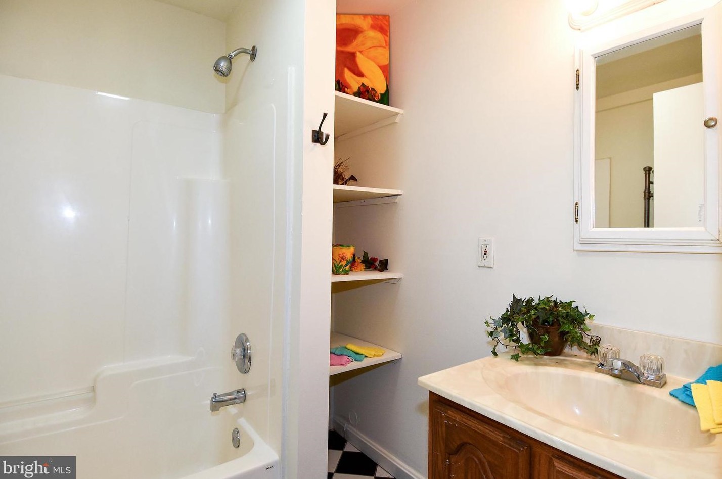 7520 Hawkins Creamery Rd, Gaithersburg MD 20882-3512 exterior