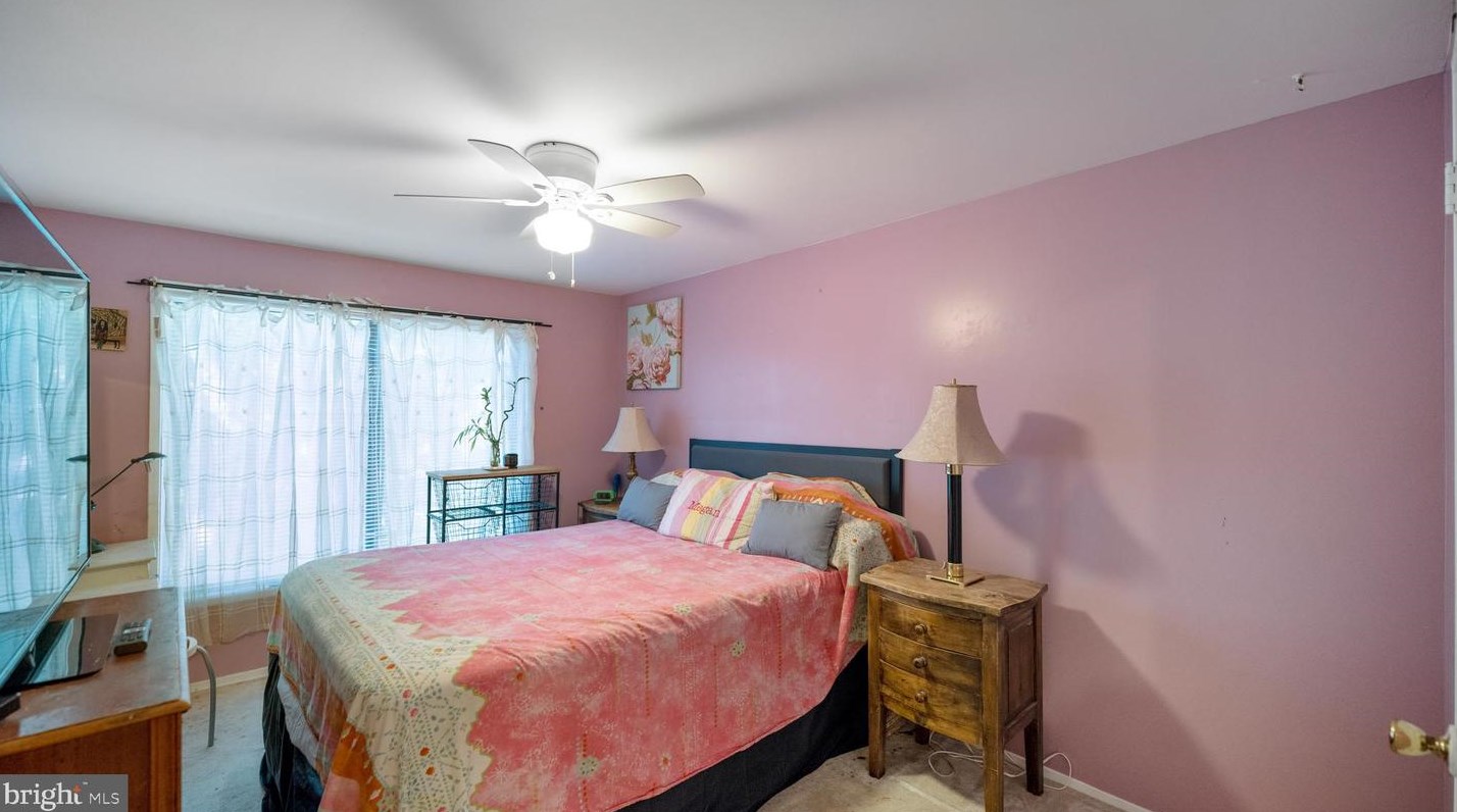 9423 Chadburn Pl, Gaithersburg MD 20886-4030 exterior