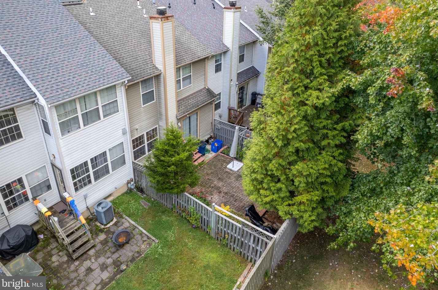8465 Meadow Green Way, Gaithersburg MD  20877-3728 exterior