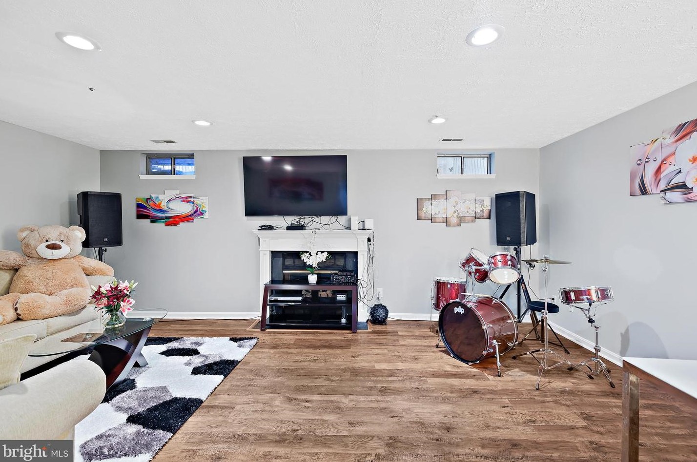 8465 Meadow Green Way, Gaithersburg MD  20877-3728 exterior