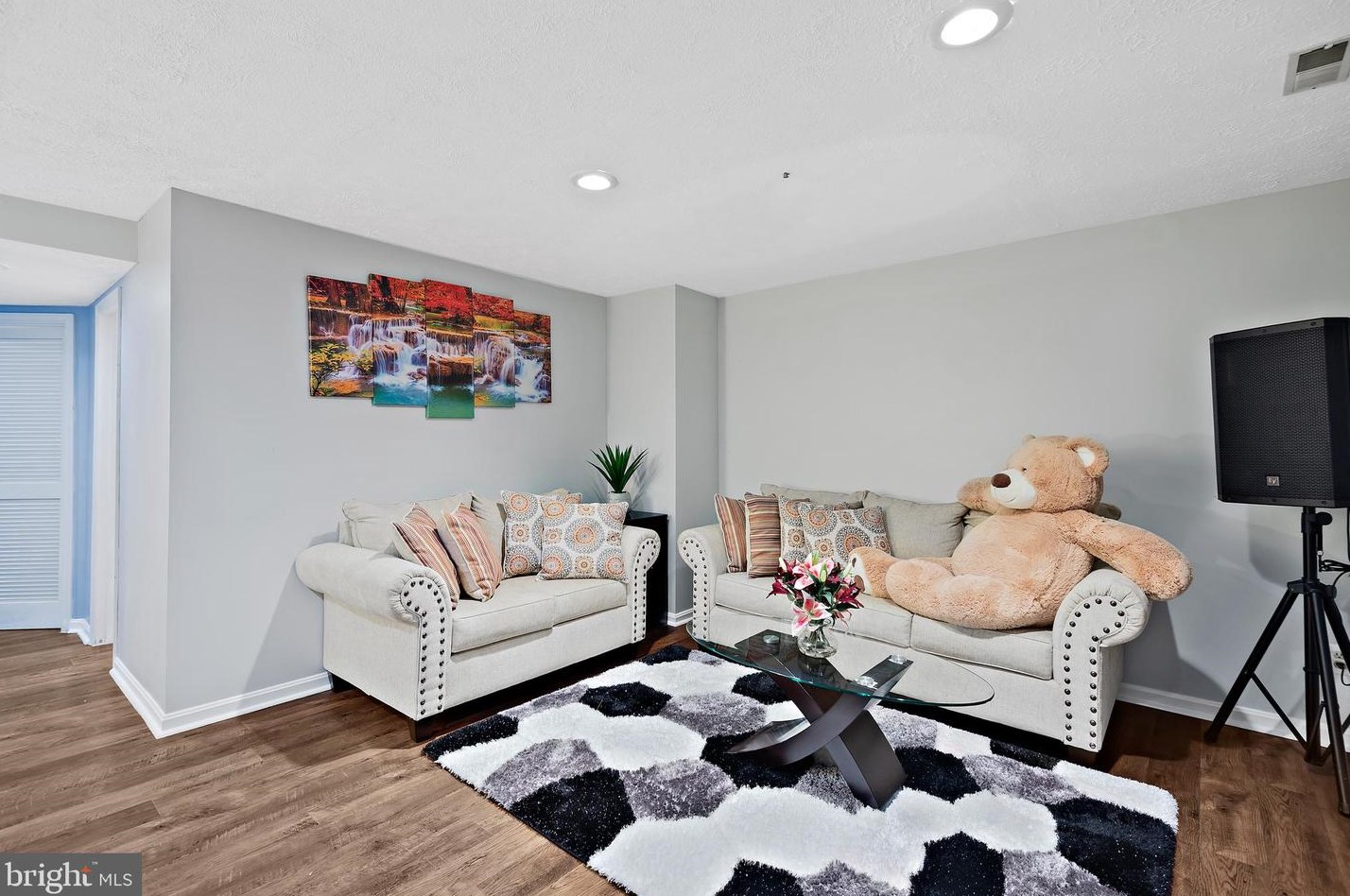 8465 Meadow Green Way, Gaithersburg MD  20877-3728 exterior