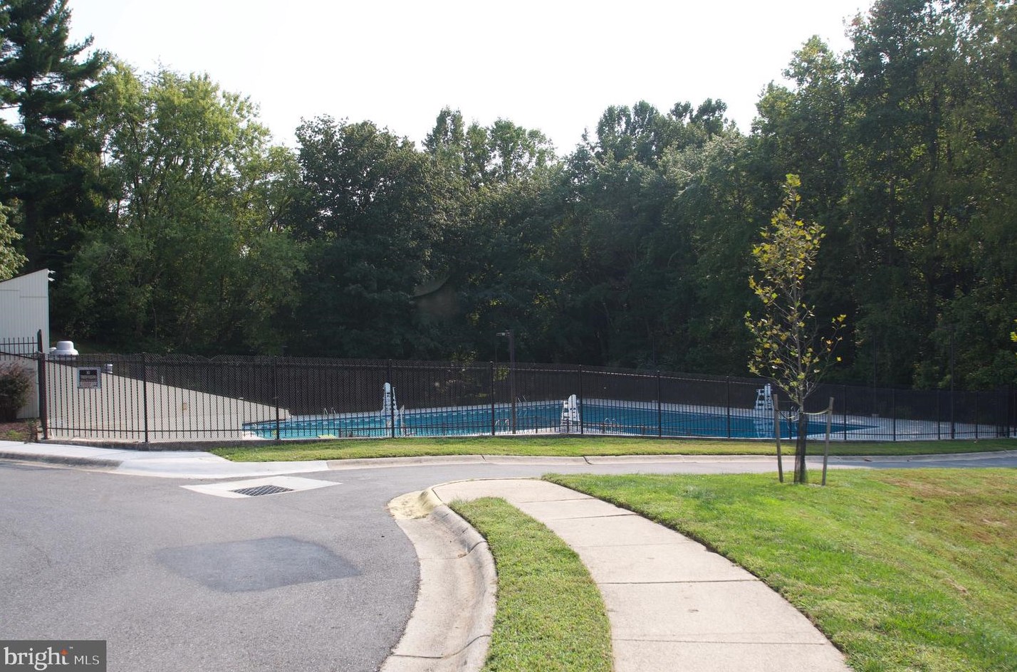 9905 Lk Lndg Rd, Gaithersburg MD 20886-0603 exterior