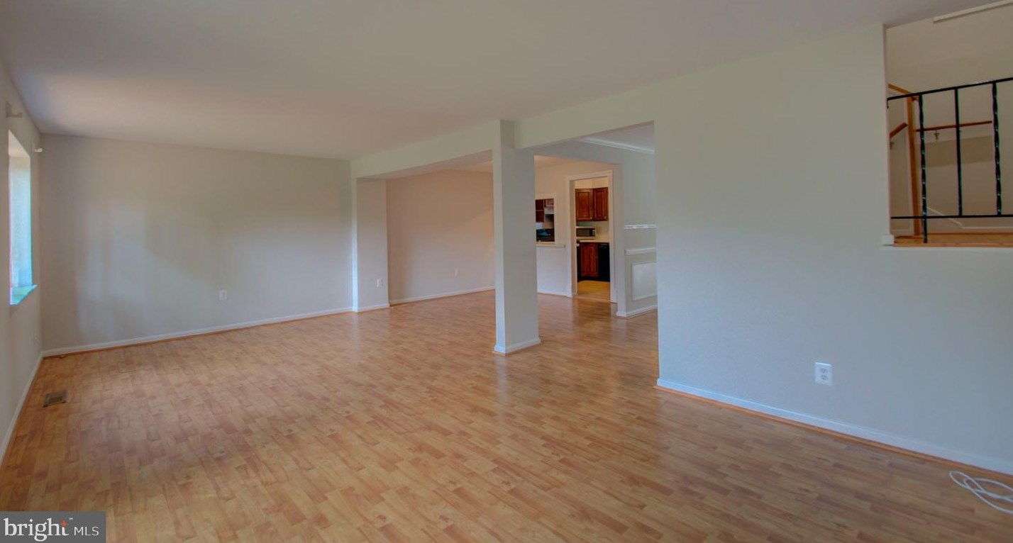 9905 Lk Lndg Rd, Gaithersburg MD 20886-0603 exterior