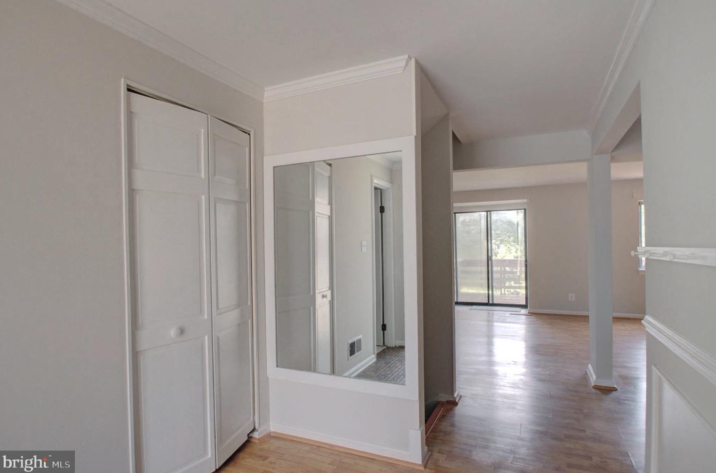 9905 Lk Lndg Rd, Gaithersburg MD 20886-0603 exterior