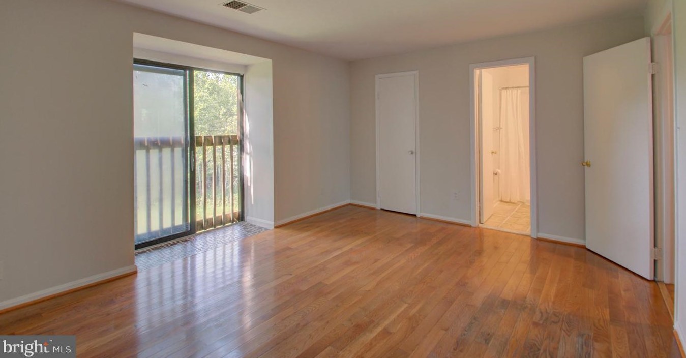 9905 Lk Lndg Rd, Gaithersburg MD 20886-0603 exterior