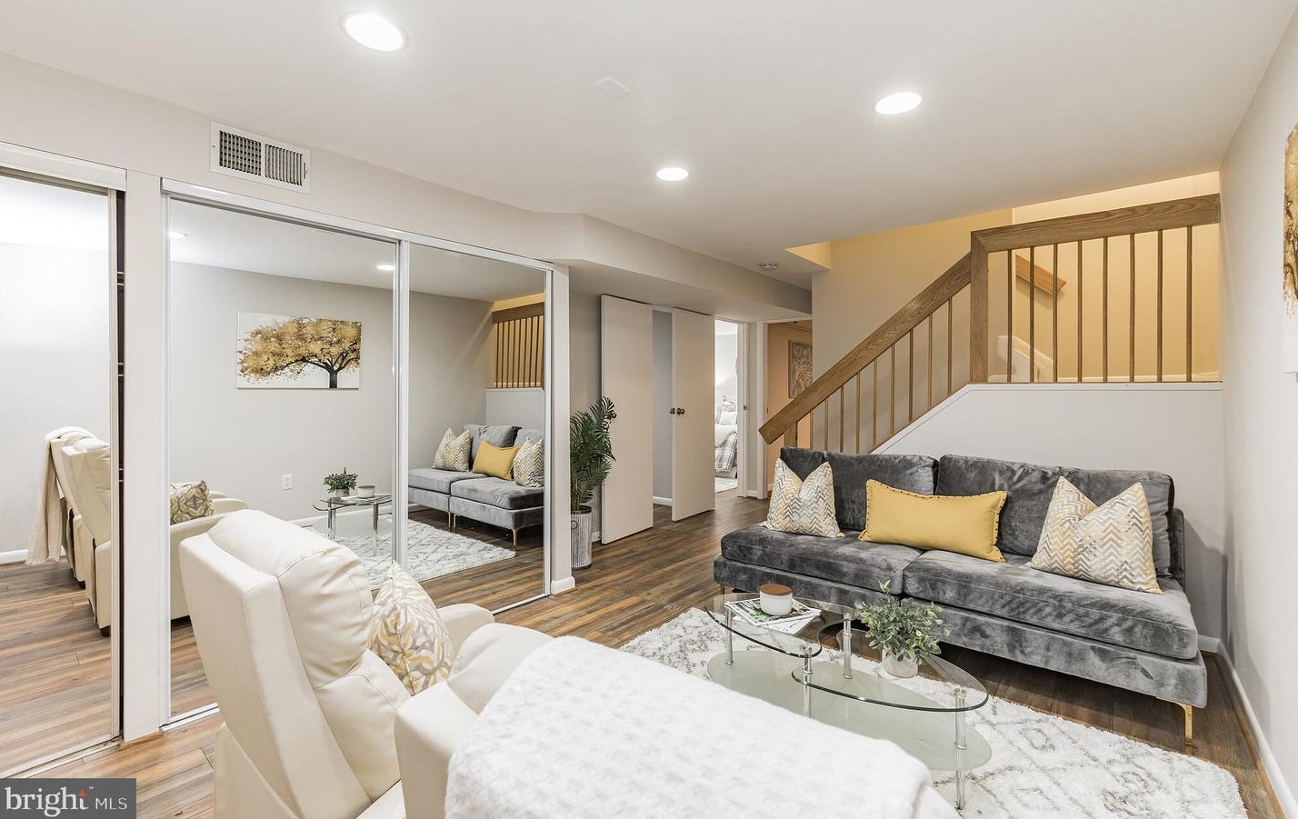 9830 Dairyton Ct, Gaithersburg MD 20886-1102 exterior