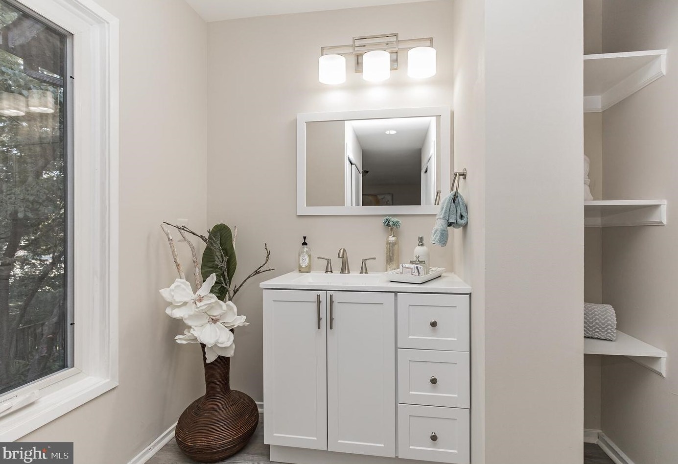 9830 Dairyton Ct, Gaithersburg MD 20886-1102 exterior