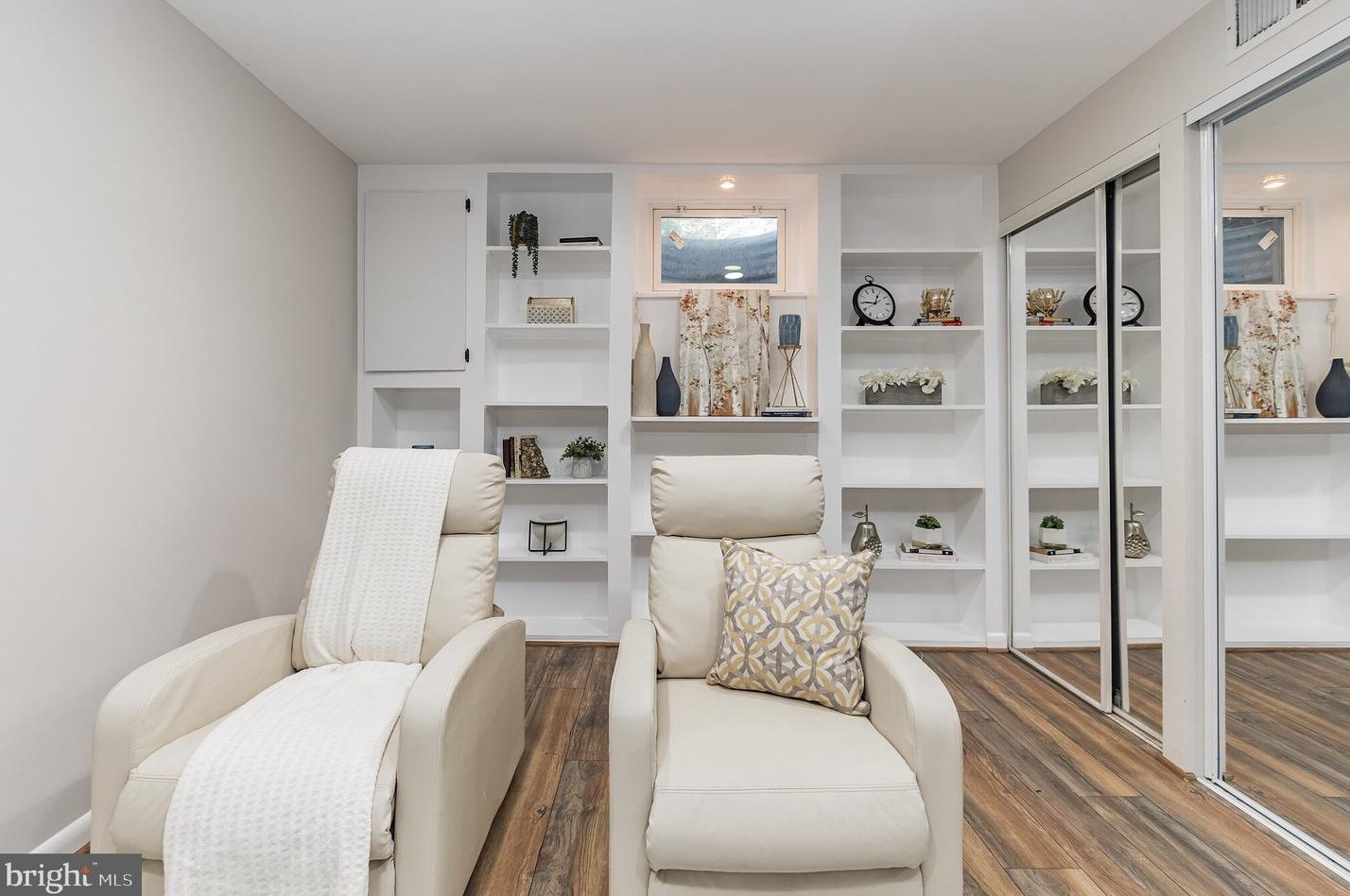 9830 Dairyton Ct, Gaithersburg MD 20886-1102 exterior