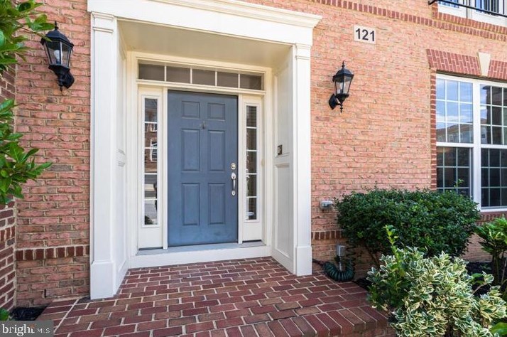 121 Autumn View Dr, Gaithersburg MD  20878-7818 exterior