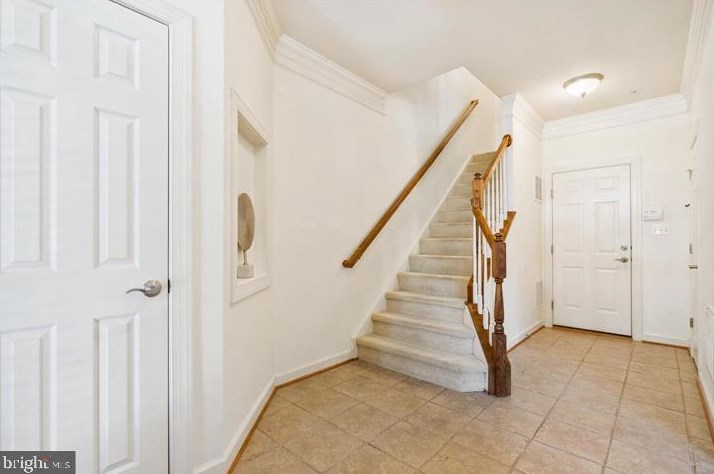 121 Autumn View Dr, Gaithersburg MD  20878-7818 exterior