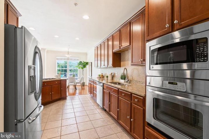 121 Autumn View Dr, Gaithersburg MD  20878-7818 exterior