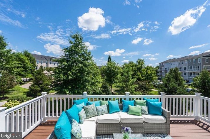 121 Autumn View Dr, Gaithersburg MD  20878-7818 exterior