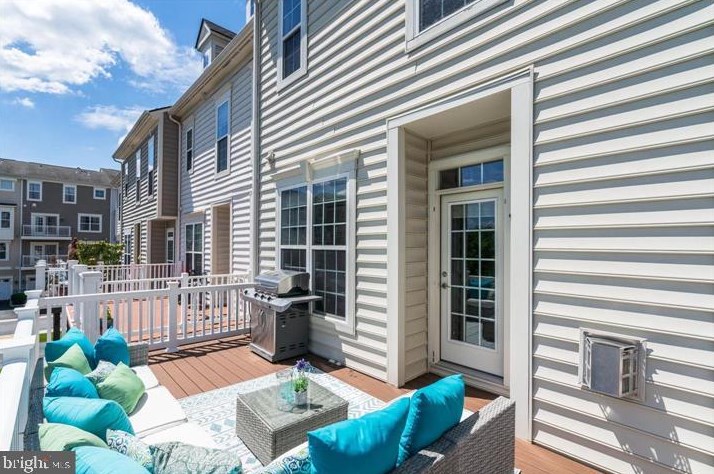 121 Autumn View Dr, Gaithersburg MD  20878-7818 exterior