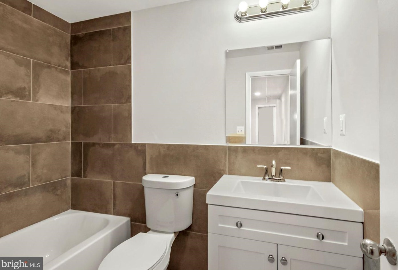 6203 Winston Dr, Bethesda MD  20817-5817 exterior