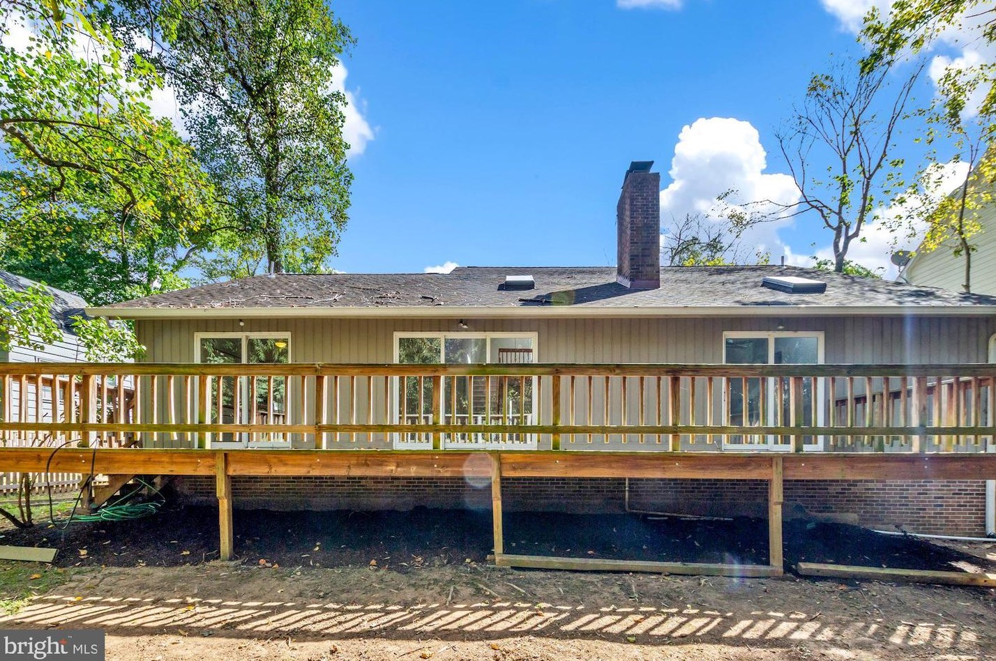 6203 Winston Dr, Bethesda MD  20817-5817 exterior