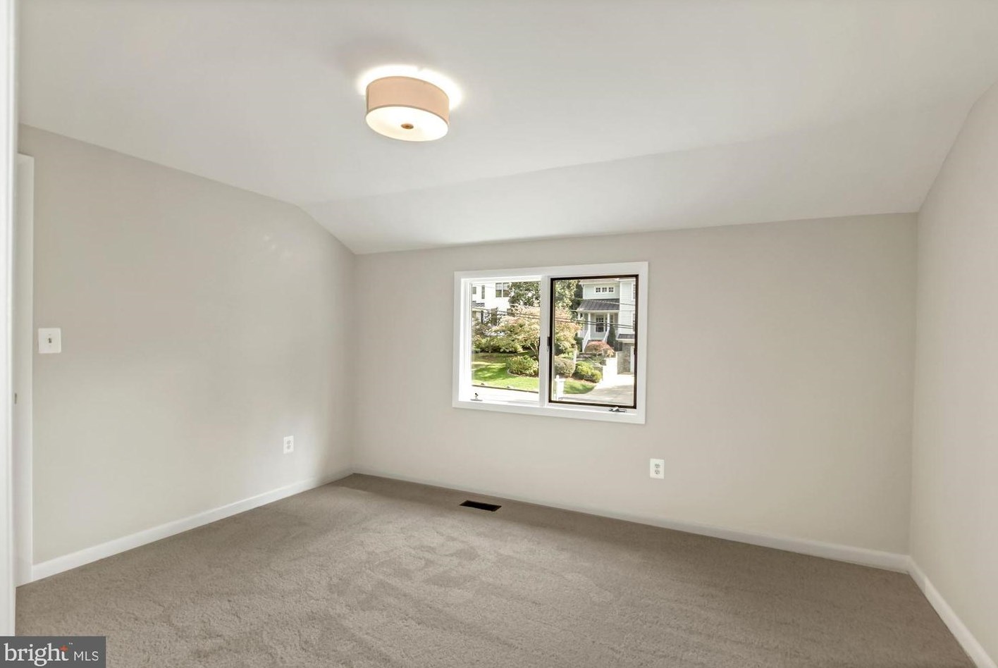 6203 Winston Dr, Bethesda MD  20817-5817 exterior