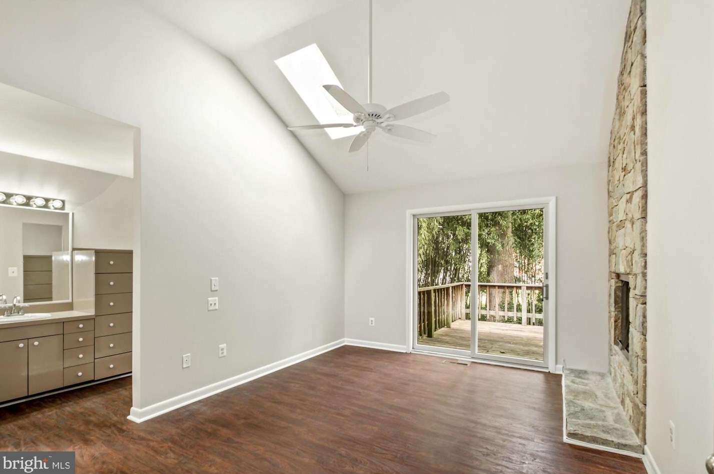 6203 Winston Dr, Bethesda MD  20817-5817 exterior