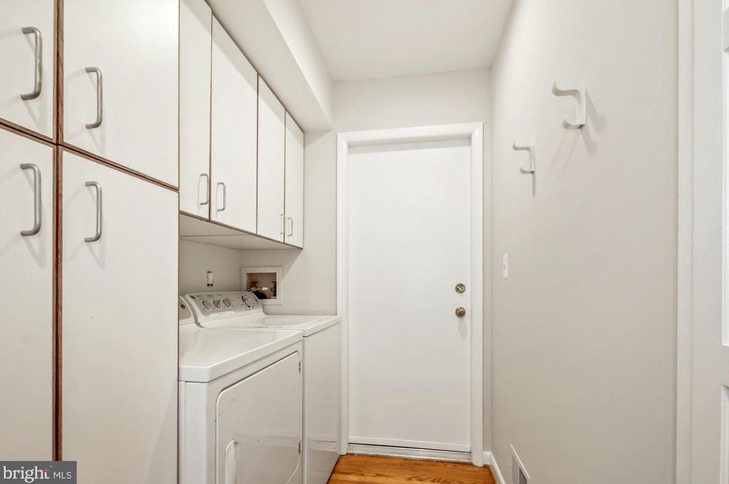 6203 Winston Dr, Bethesda MD  20817-5817 exterior