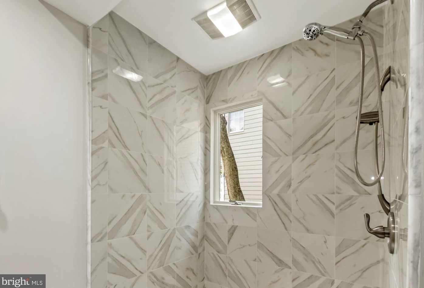 6203 Winston Dr, Bethesda MD  20817-5817 exterior