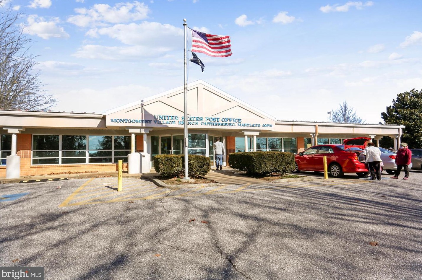 18907 Smoothstone Way, Gaithersburg MD 20886-3870 exterior