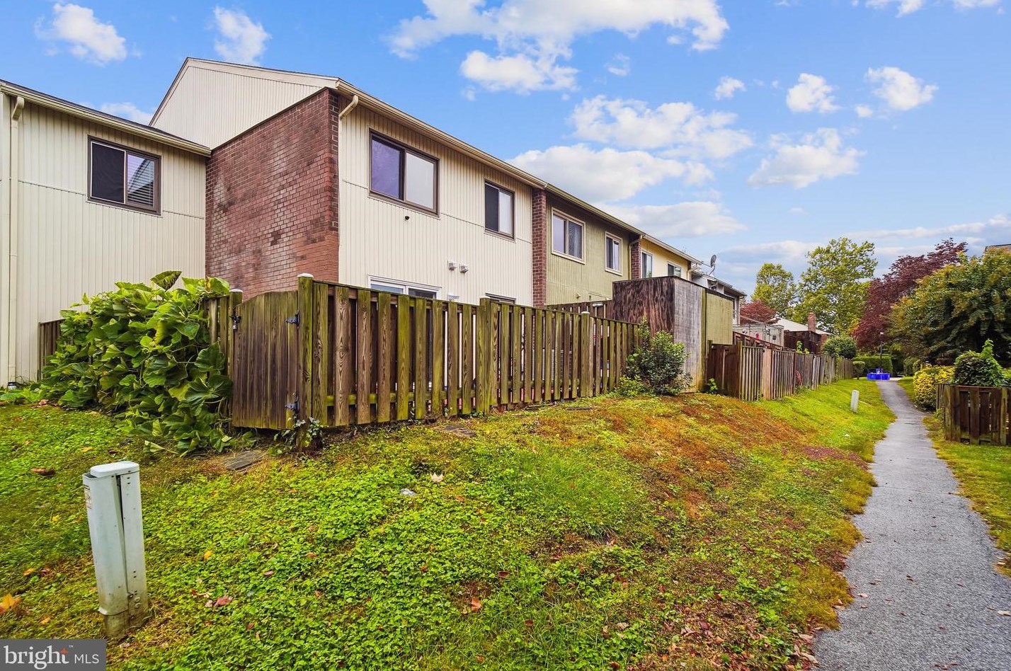 9603 Marston Ln, Gaithersburg MD 20886-5001 exterior