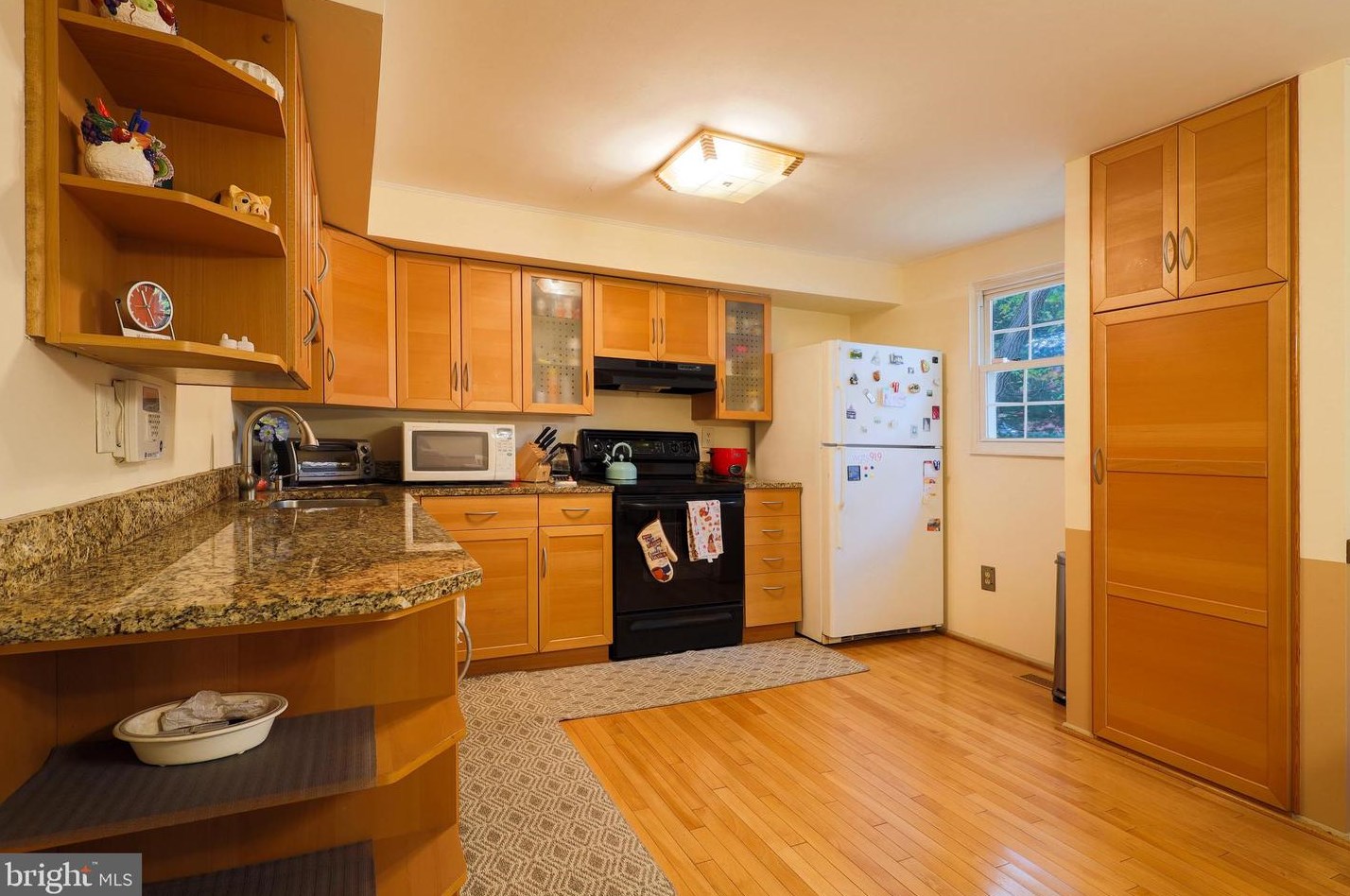 19851 Wheelwright Dr, Gaithersburg MD 20886-1048 exterior