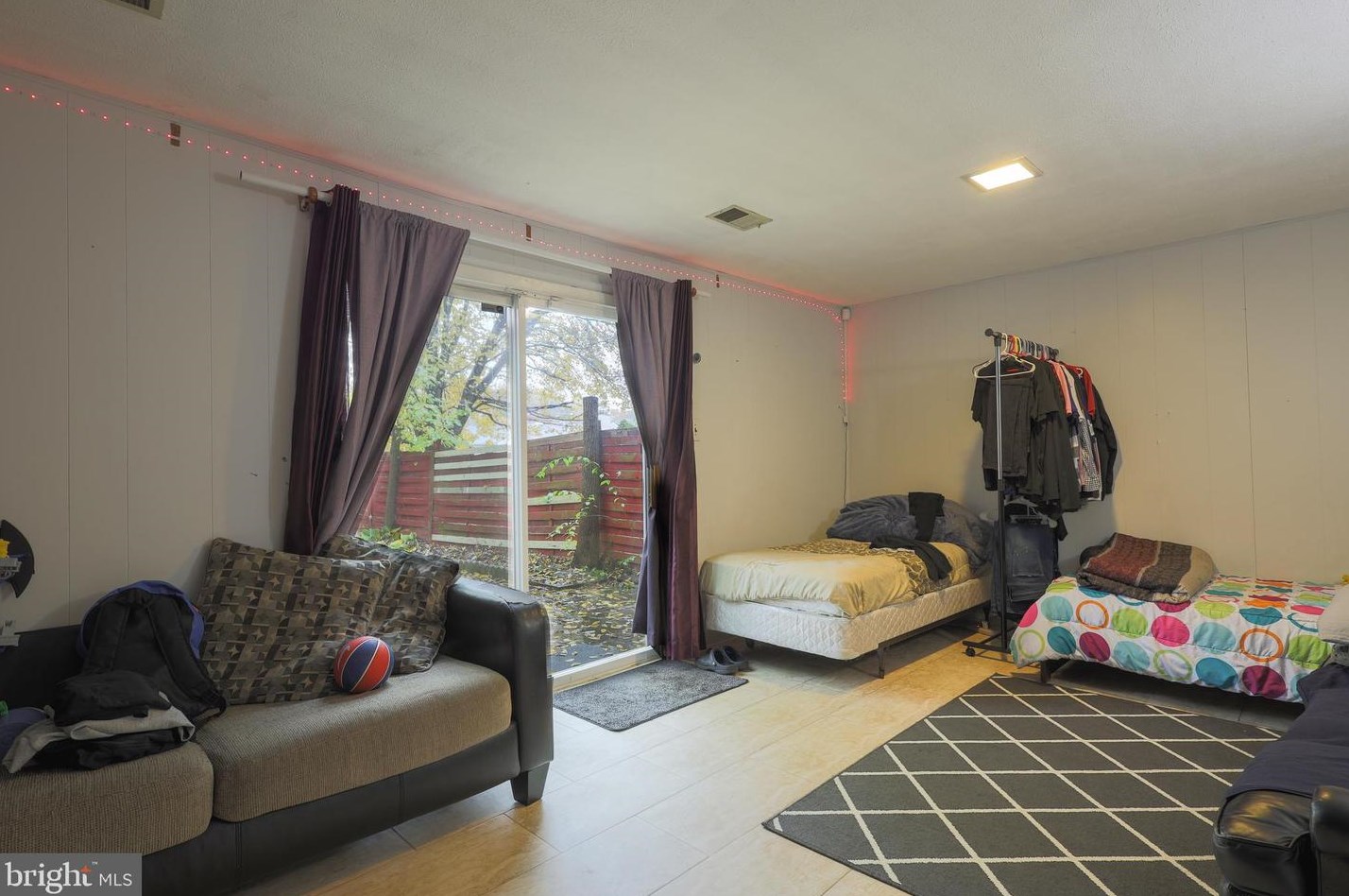 19851 Wheelwright Dr, Gaithersburg MD 20886-1048 exterior