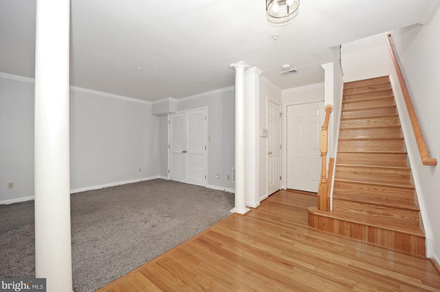 9724 Washingtonian Blvd, Gaithersburg MD  20878-7302 exterior