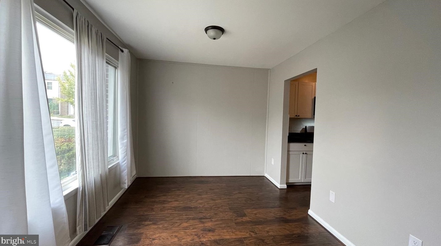 1020 Side Dr, Gaithersburg MD  20878-3106 exterior
