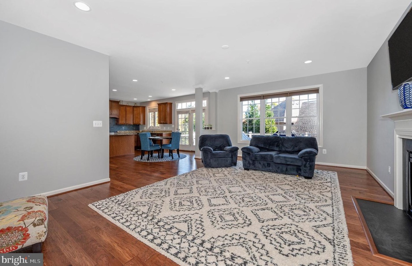 15505 Hallman Grove Ct, Gaithersburg MD  20878-3474 exterior