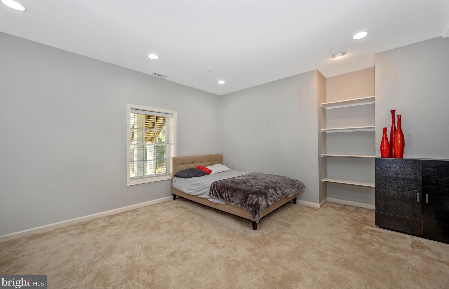 15505 Hallman Grove Ct, Gaithersburg MD  20878-3474 exterior