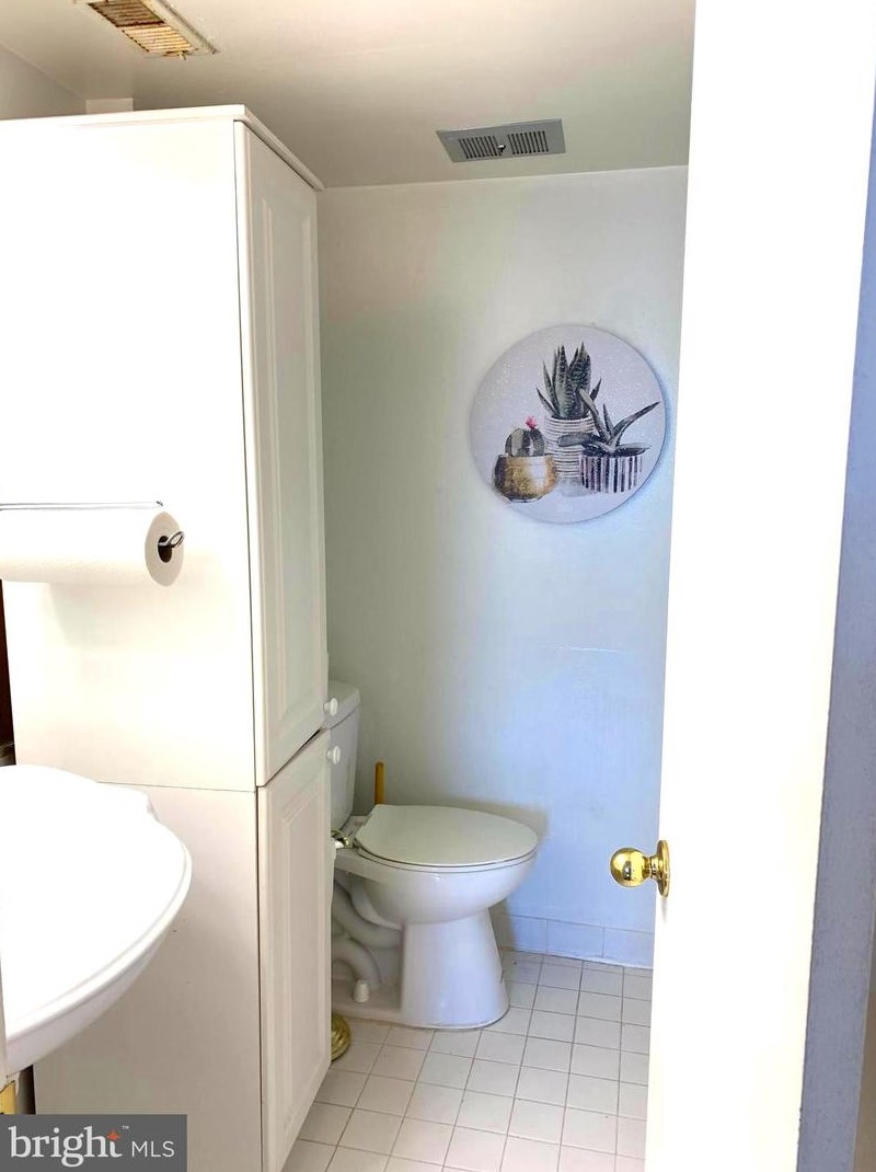 18913 Smoothstone Way, Gaithersburg MD  20886-3854 exterior