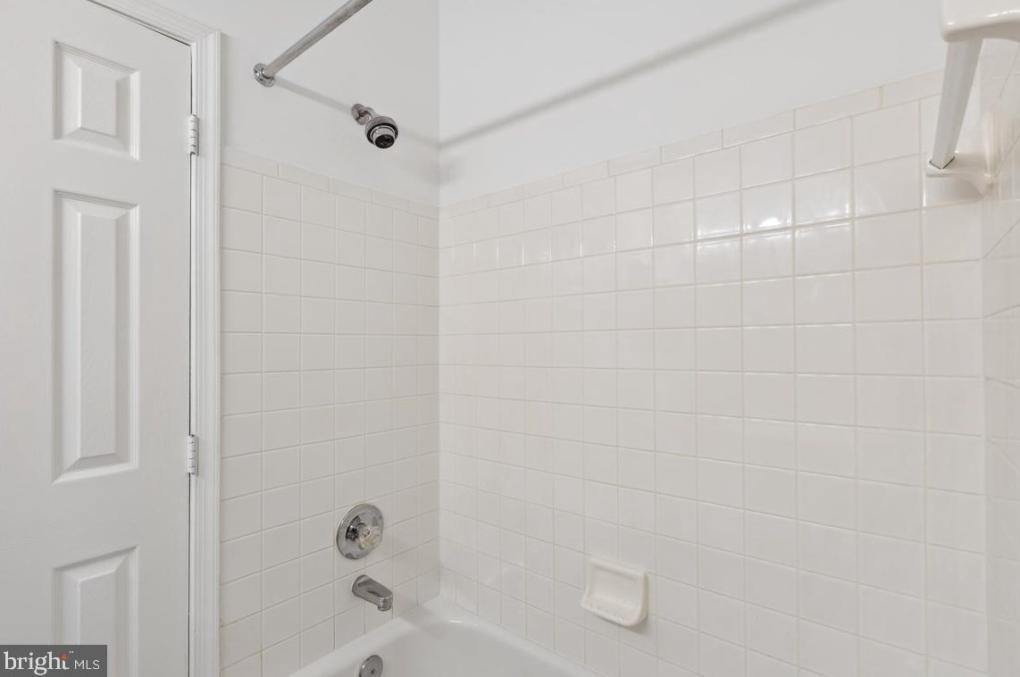 12 Battery Bend Ct, Gaithersburg MD  20886-4593 exterior