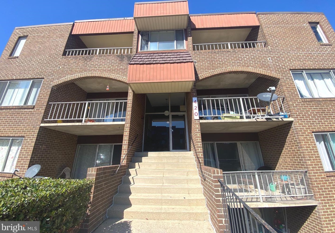 420 Girard St, Gaithersburg MD  20877-3308 exterior